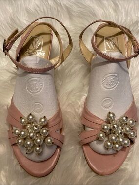 Victoria Wieck Beverly Hills Pink Pearl Cluster Ankle-Strap Sandals
